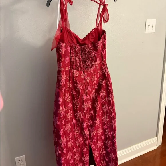 Lulu's Magenta Floral Jacquard Midi Dress - Picture 9 of 10